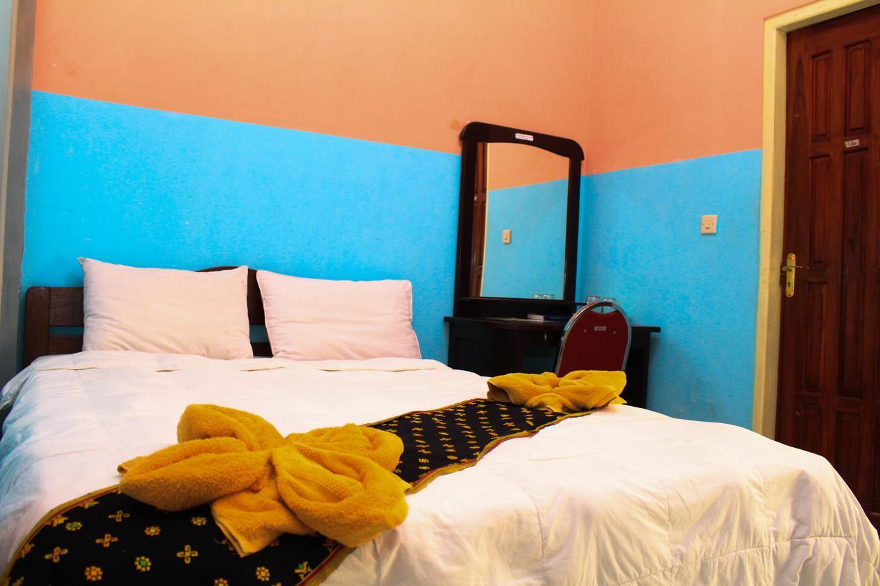 Hotel Edelweis 2 Bajawa Zimmer foto